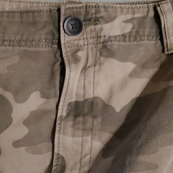 Urban Pipeline Camo Cargo Shorts Size 40 - Picture 4 of 8